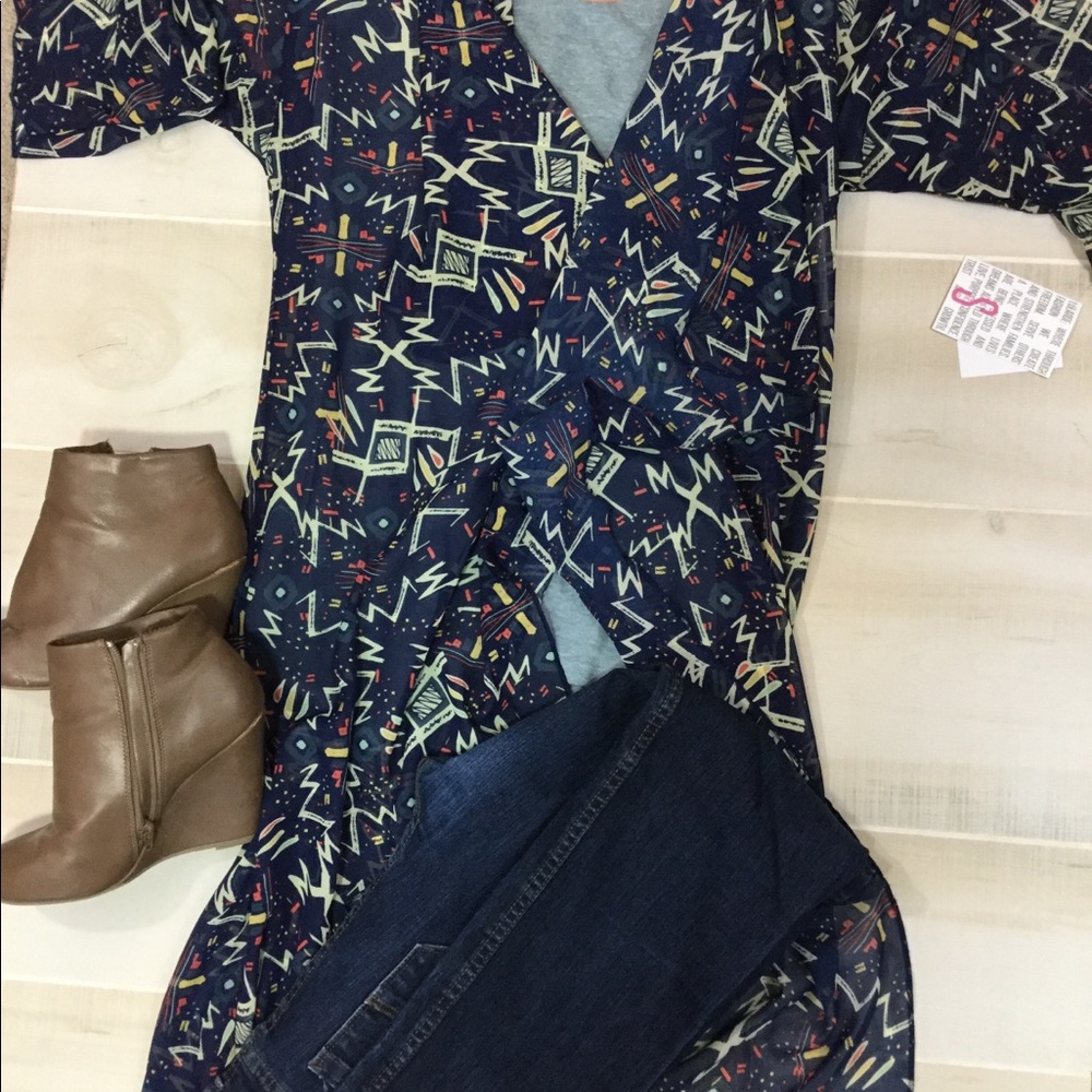 🛑LuLaRoe Shirley 🛑